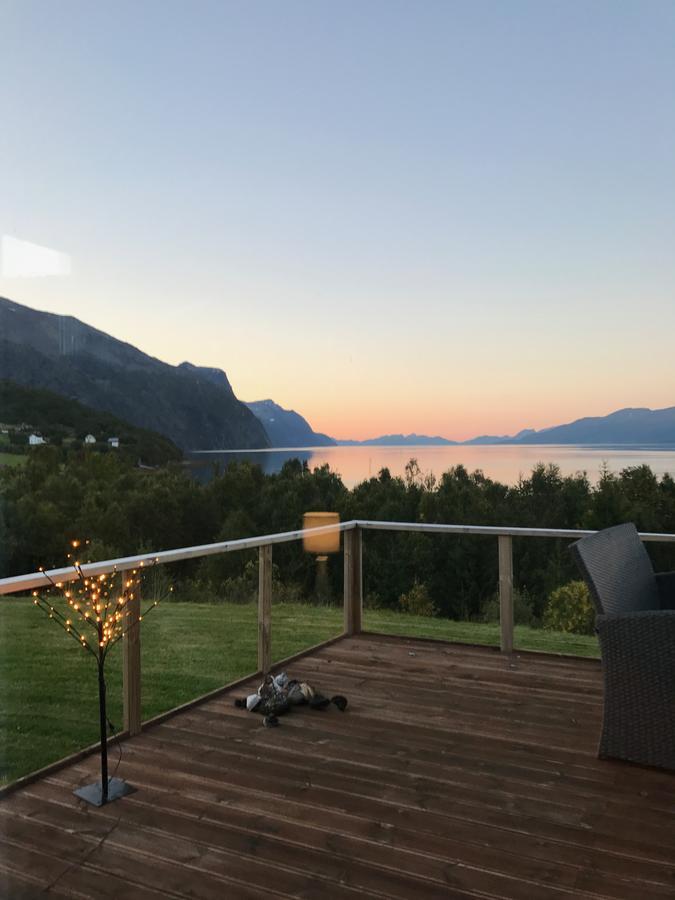 House In The Heart Of The Lyngen Alps With Best View Villa Lyngseidet Екстериор снимка