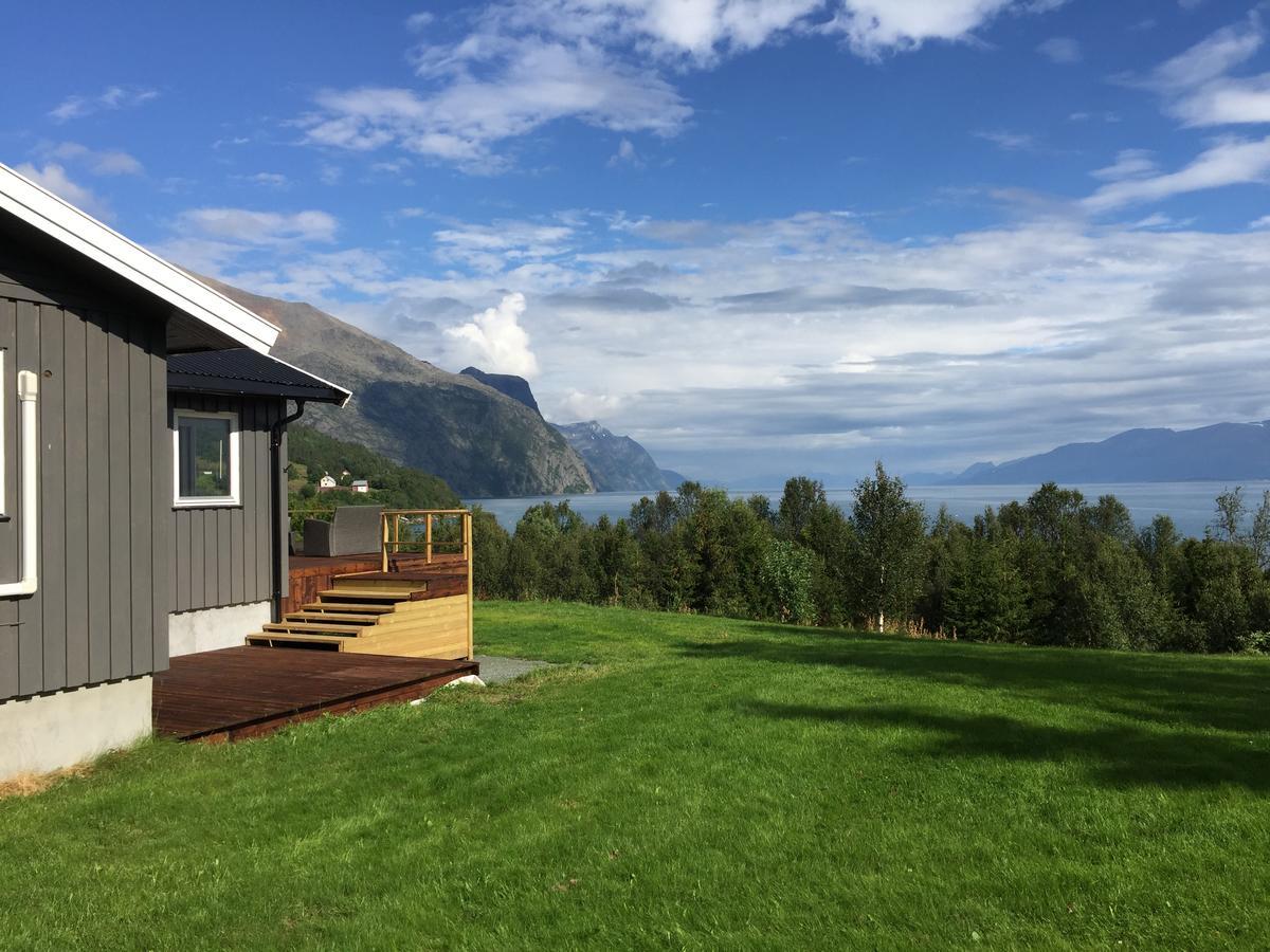 House In The Heart Of The Lyngen Alps With Best View Villa Lyngseidet Екстериор снимка